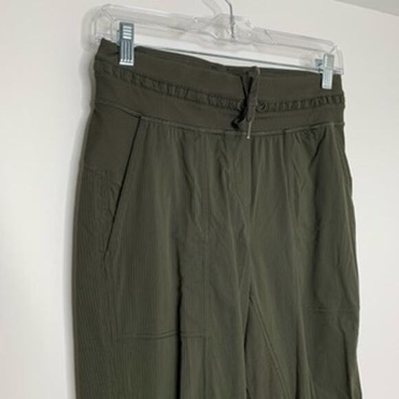 Luulemon Dance Studio Crop 25" Green Dark Olive  Pants Women Size 4 - Picture 5 of 16